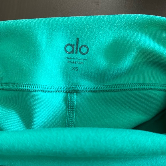 Alo Yoga high-waist leggings, size XS, teal green, great condition. - Picture 6 of 7